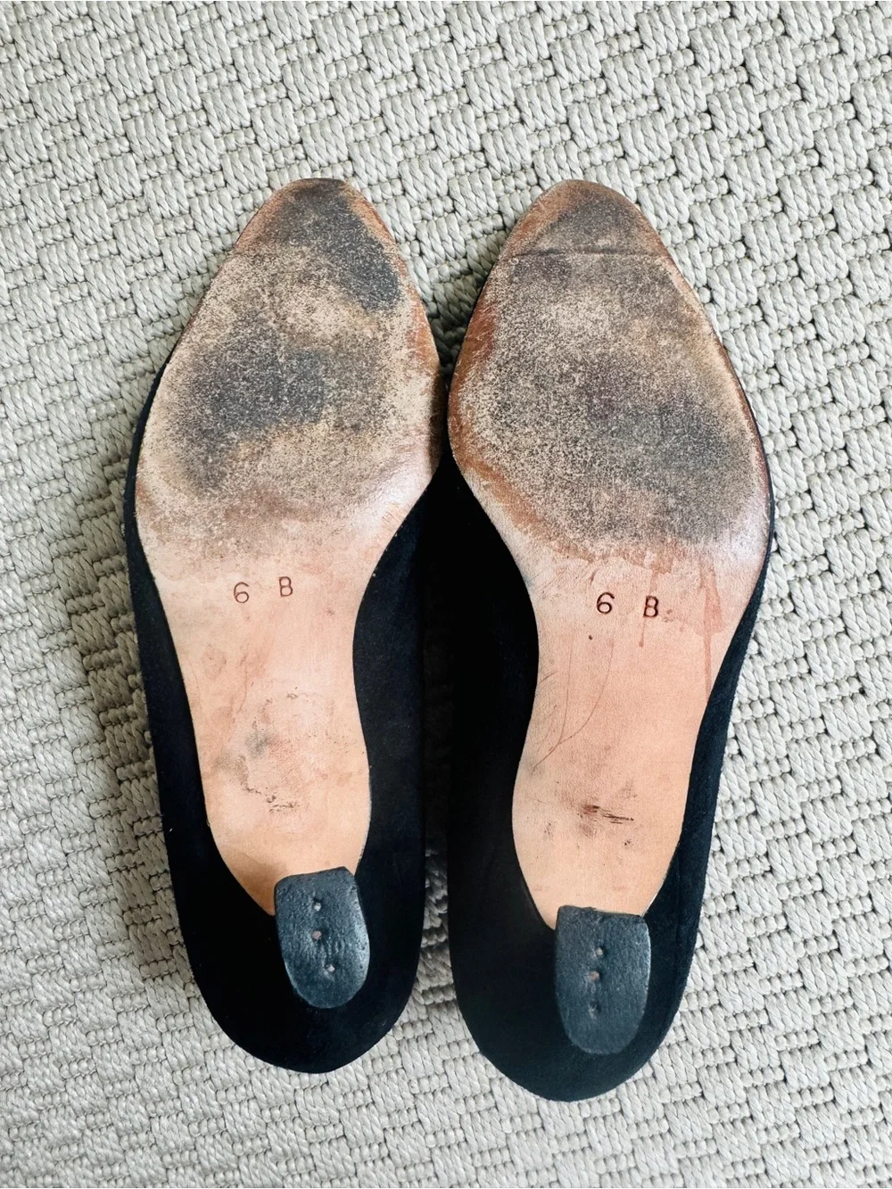 Louis Feraud Black Suede Women's Pointed Toe low heel Pumps